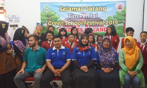 SD IISS Ikut Sukseskan Green School Festival 2019